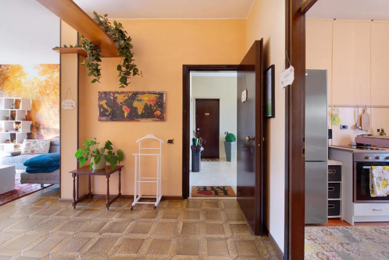 Appartamento House Of Roses Con Vista Duomo كومو المظهر الخارجي الصورة
