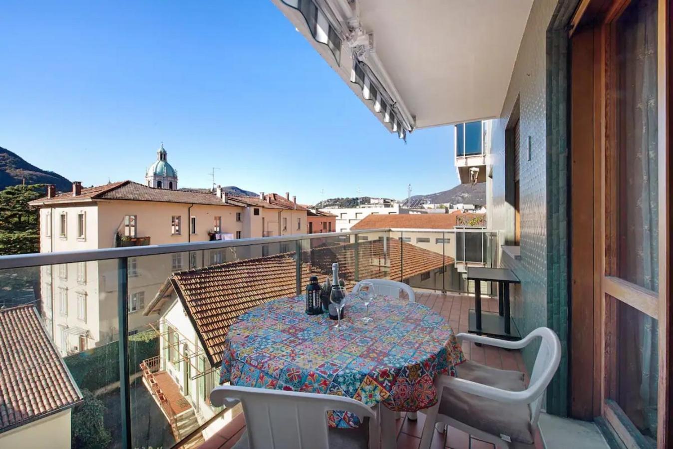 Appartamento House Of Roses Con Vista Duomo كومو المظهر الخارجي الصورة